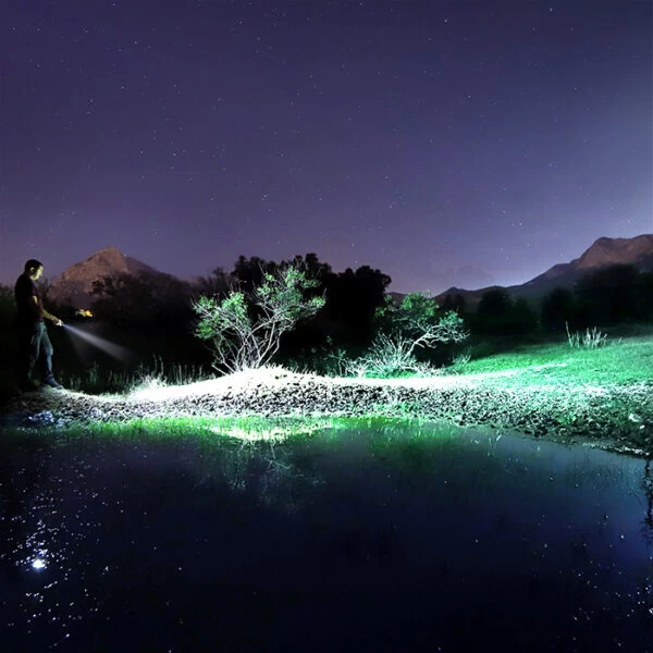 Fenix E18R V2.0 High Performance Rechargeable EDC Flashlight 2 Fenix E18R V2.0 High Performance Rechargeable EDC Flashlight - Image 2