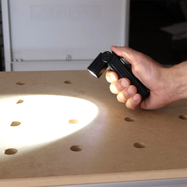 Fenix WT25R Rechargeable Pivoting Work Light | 1,000 Lumens 4 Fenix WT25R Rechargeable Pivoting Work Light | 1,000 Lumens - Image 4