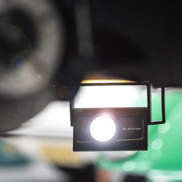 LEDLenser IF4R Rechargeable Flood Worklight | 2500 Lumens 4 LEDLenser IF4R Rechargeable Flood Worklight | 2500 Lumens - Image 4