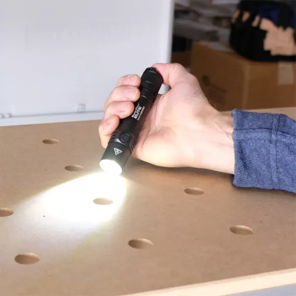 Maxxeon SearchPoint Elite Rechargeable Flashlight | Authorized Distributor 2 Maxxeon SearchPoint Elite Rechargeable Flashlight | Authorized Distributor - Image 2