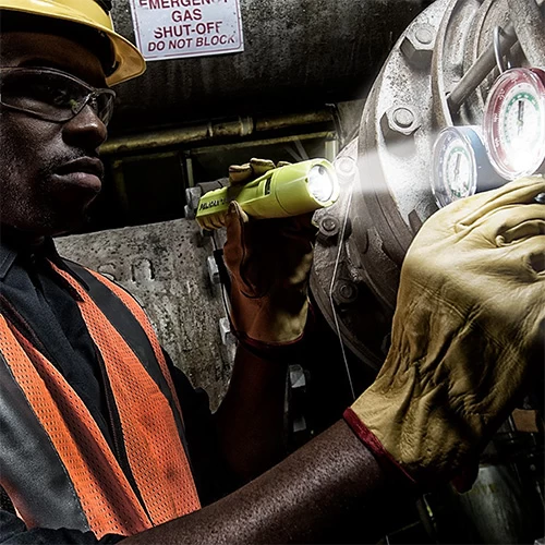 Pelican 3345 Dual Beam Flashlight | Intrinsically Safe | Pelican Distributor 5 Pelican 3345 Dual Beam Flashlight | Intrinsically Safe | Pelican Distributor - Image 5