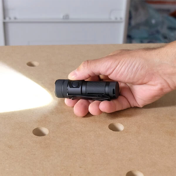 Powertac E10 G4 Pocket Light | 1200 Lumens 3 Powertac E10 G4 Pocket Light | 1200 Lumens - Image 3