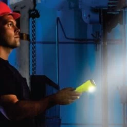 Streamlight Dualie® 3AA Magnet Flashlight | Authorized Distributor -Illuminate Futures Streamlight Dualie 3AA Magnet Flashlight 5