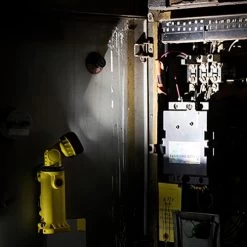 Knucklehead Flood Work Light With Integrated Magnet And Hook Or Clip -Illuminate Futures Streamlight Knucklehead Flood Work Light 3 1